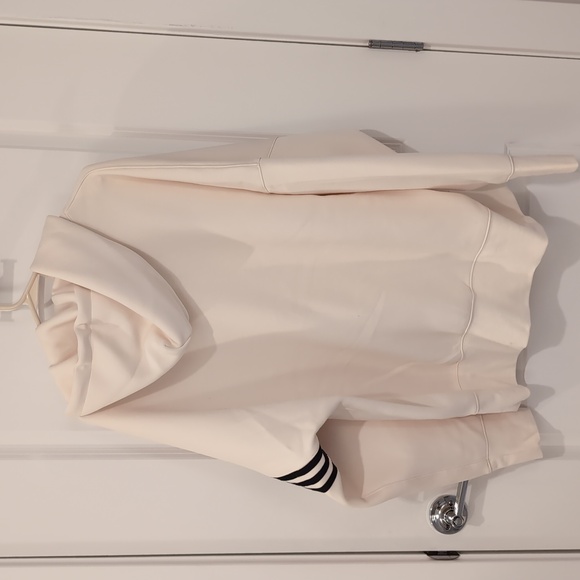 NWT Men Adicolor Neuclassics Hoodie Medium - Wonder White - Picture 6 of 6